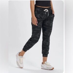 Vuori Camo Joggers